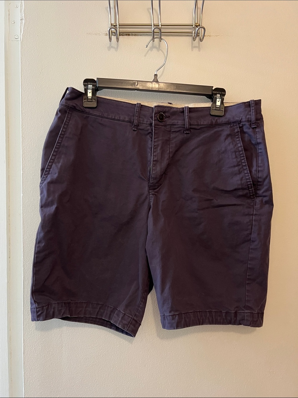 Men’s ink blue Abercrombie and fitch chino shorts size 31
